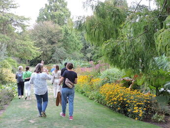 A Year in the Gardens-2022 A Year in the Gardens-2022