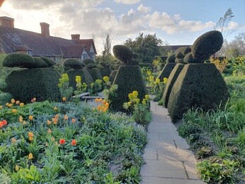 A glorious weekend at Great Dixter's Spring Plant Fair A glorious weekend at Great Dixter's Spring Plant Fair