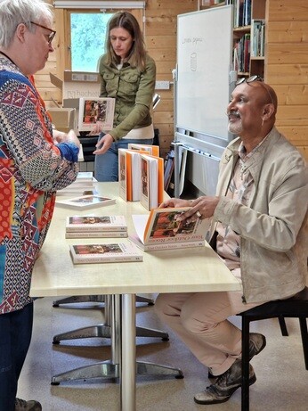 Manoj Malde-talk and book signing Manoj Malde-talk and book signing